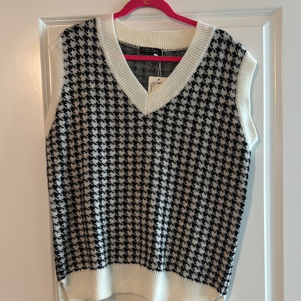 Black and White V-Neck Houndstooth Sweater